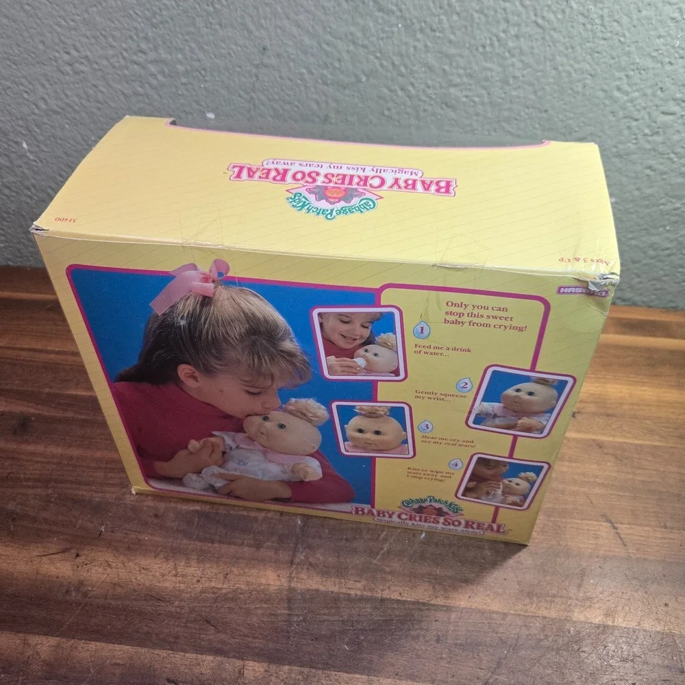 1992 Hasbro Open Box Cabbage Patch Kids Doll Baby Cries So Real African American